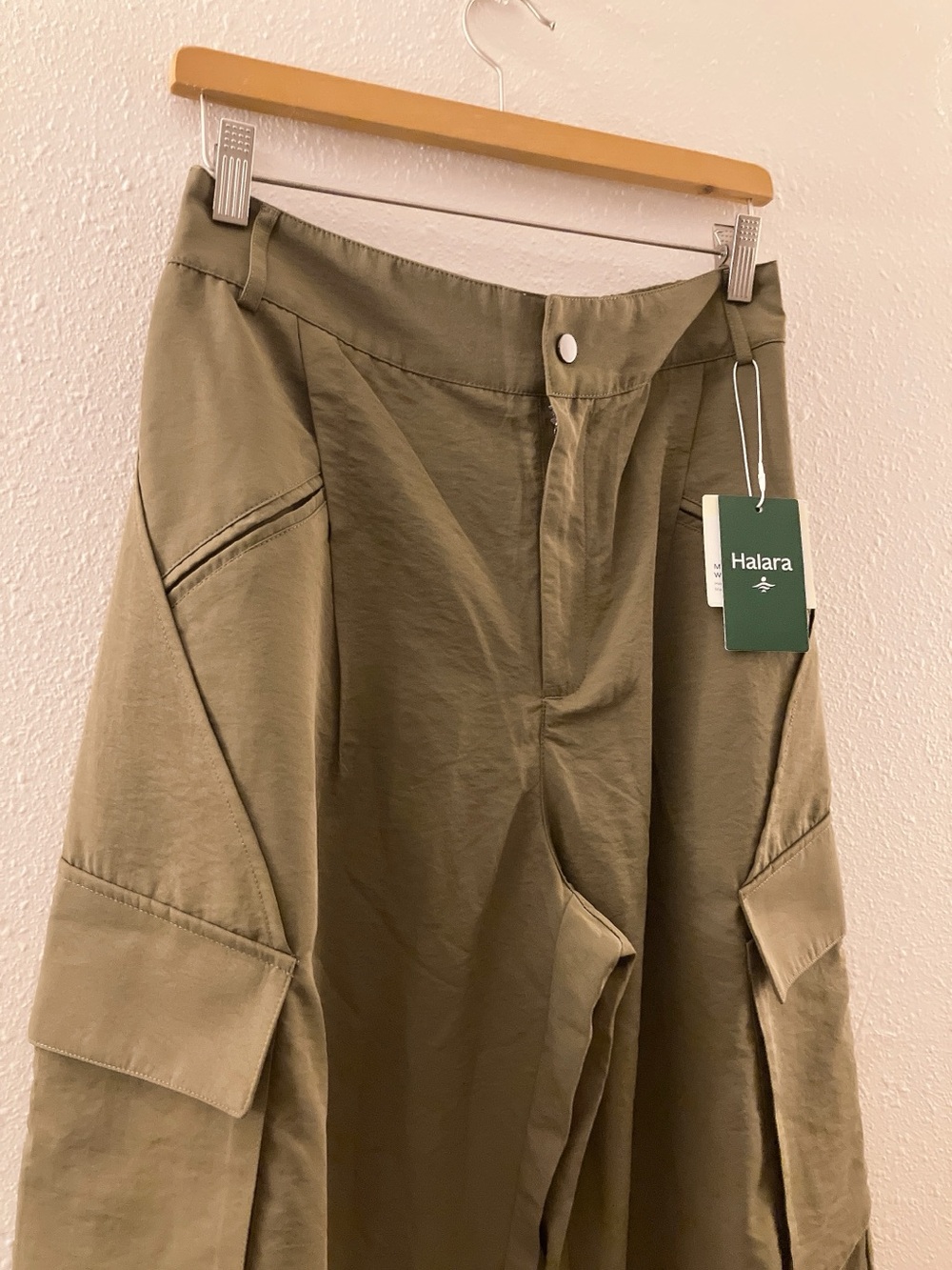 Halara Mid-Rise Wide-Leg Baggy Cargo Pants Army Green Nylon Medium 8/10 - Picture 6 of 10